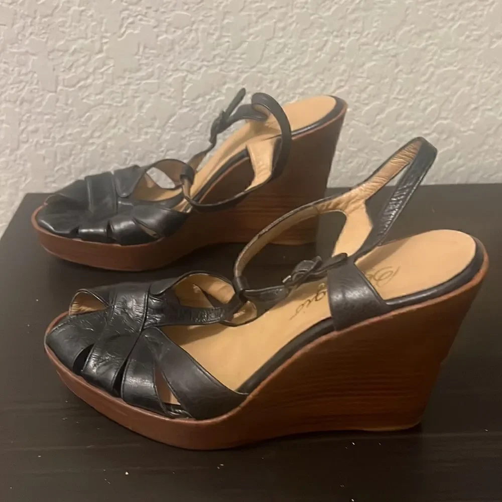 Bellagio Size 39 Black Wedge Heel - Wooden Wedge - Excellent Condition